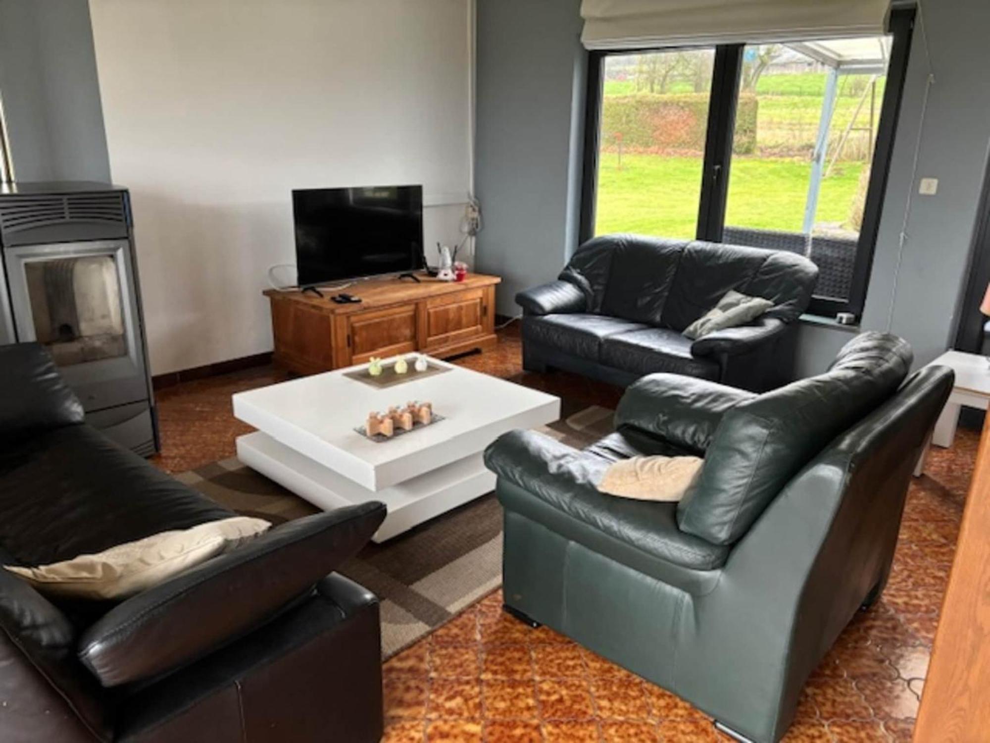 Sophisticated Holiday Home In Lierneux Near Forest Eksteriør bilde